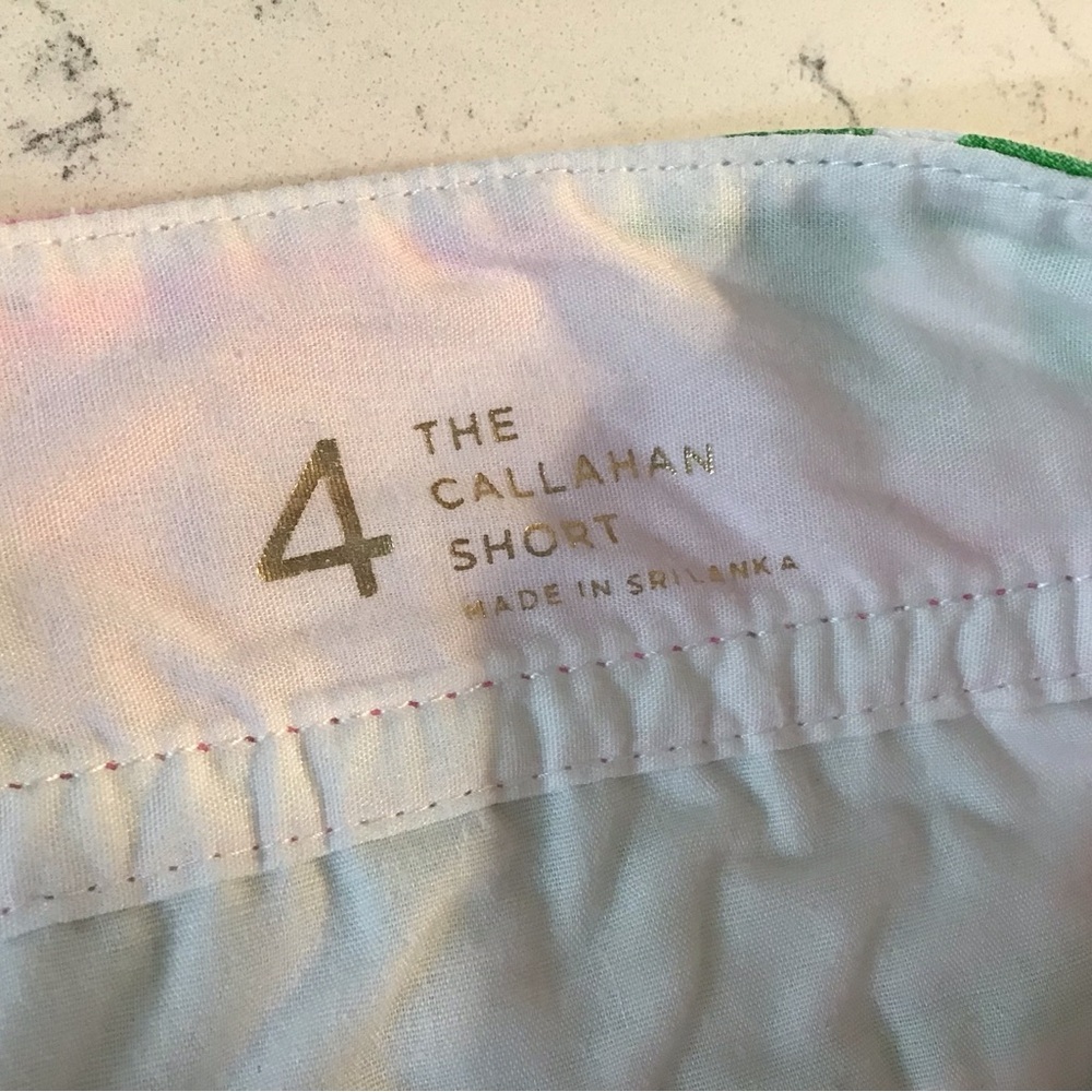 Lilly Pulitzer Callahan Pink Cargo Shorts with Tropical Print - Picture 2 of 3